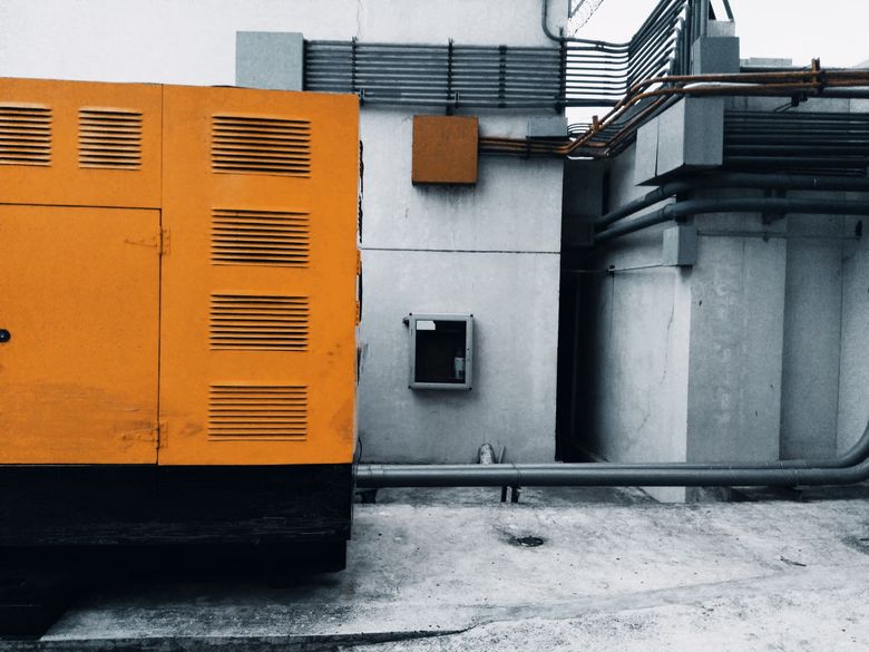 Типы генераторов для загородного дома: бензин, дизель, газ