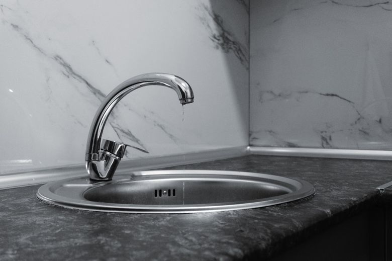 Как самостоятельно проверить давление воды в точке водоразбора?